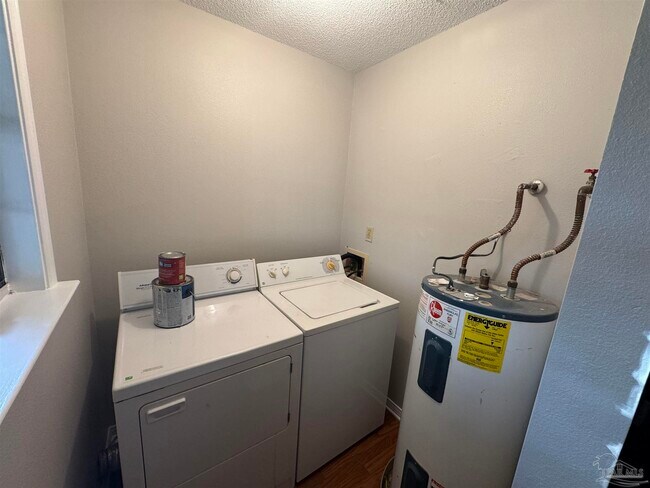 Building Photo - 6417 Kennington Cir