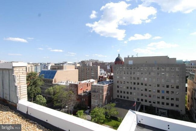 Building Photo - Available for immediate move-in.