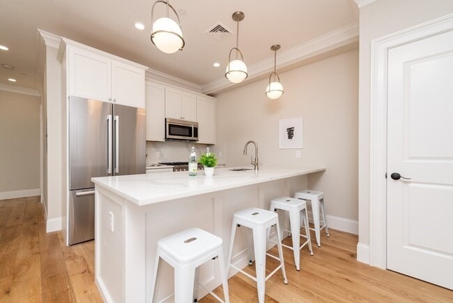 Primary Photo - 106 Forest Hills St