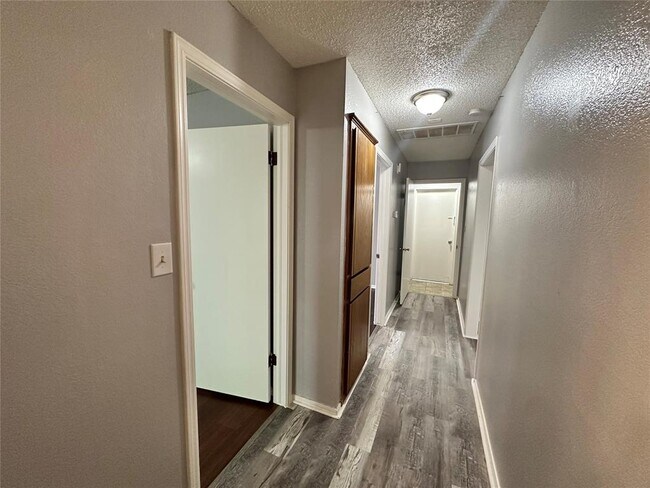 Building Photo - 3628 Peregrine Dr