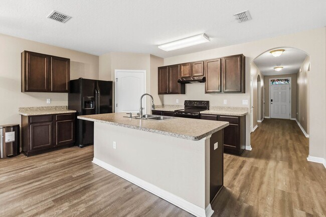 Building Photo - 2318 Sequoia Way