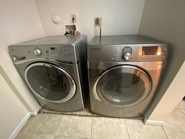 Building Photo - 9022 W Atlantic Blvd