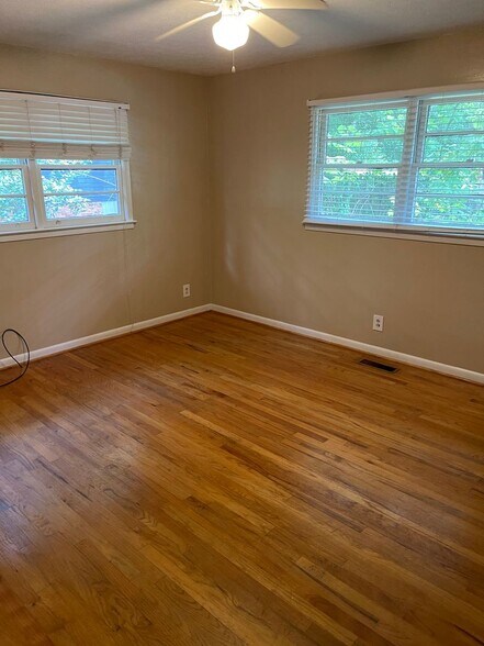 Building Photo - Glenn Ave Home