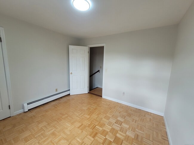 Building Photo - 9 Monroe Dr