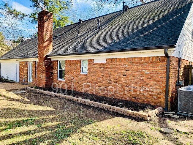 Building Photo - 1602 Bubbling Brook Dr
