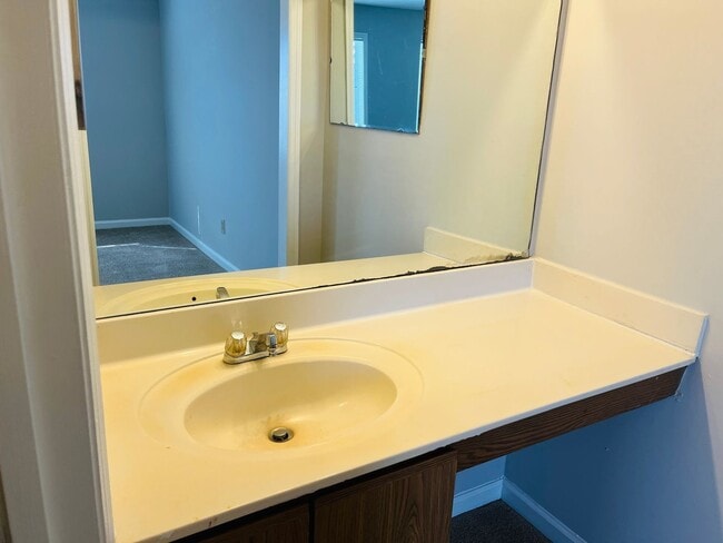 Building Photo - Welcome to Smyrna! Prime location, newly renovated, private fenced backyard, must see!