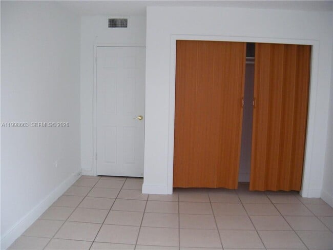 Building Photo - 7545 E Treasure Dr