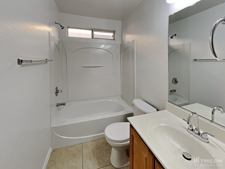 Building Photo - 1492 E Stirrup Ln