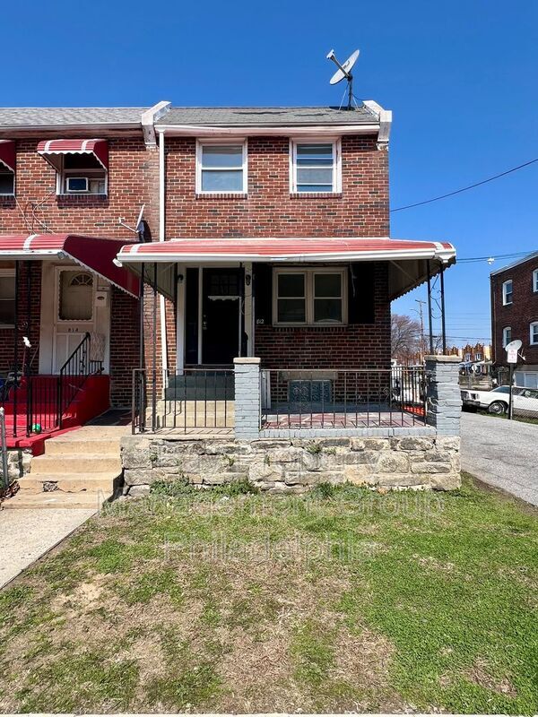 Building Photo - 812 MacDonald St