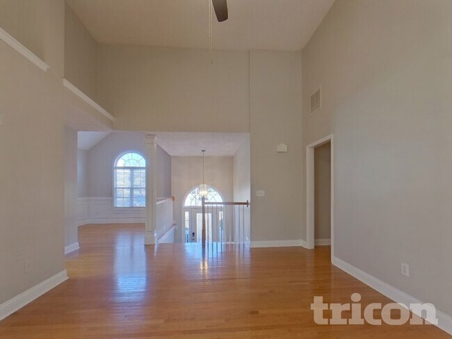 Building Photo - 136 Brookside Way