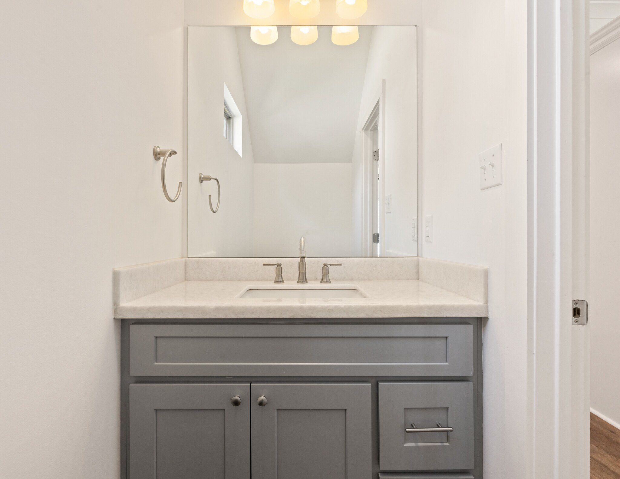 Building Photo - 411 Curtis St