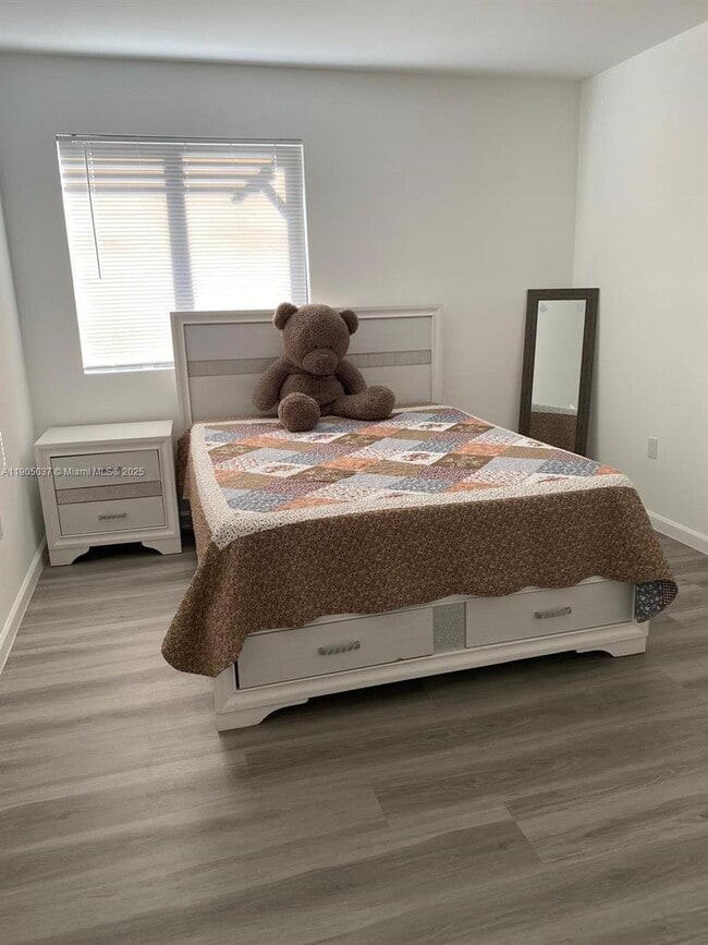 Building Photo - 916 NW 8th St