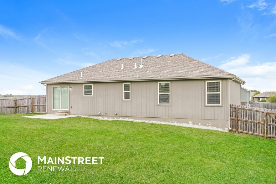Building Photo - 427 Sunflower Dr