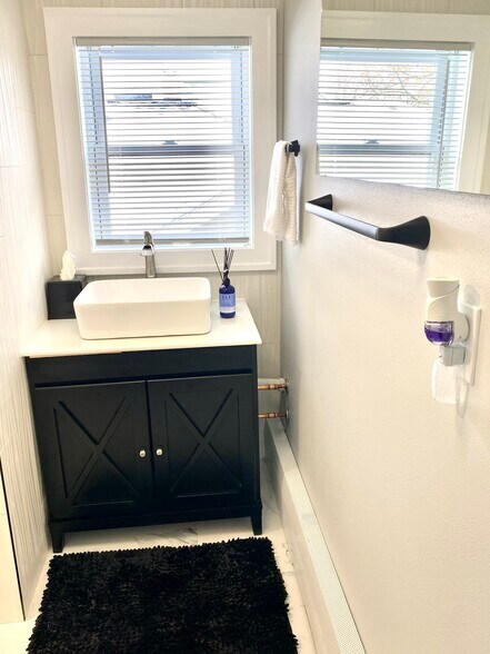 Upscale Vanity - 1719 Post Ave