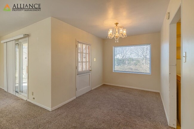 Building Photo - Cute Home Near Anneberg Park!