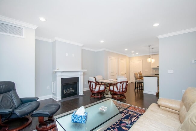 Building Photo - 3 Arlington Rd