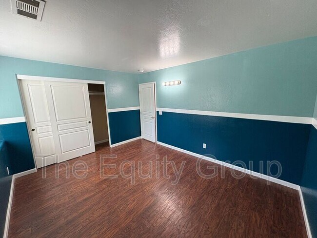 Building Photo - 312 W Reese Ave