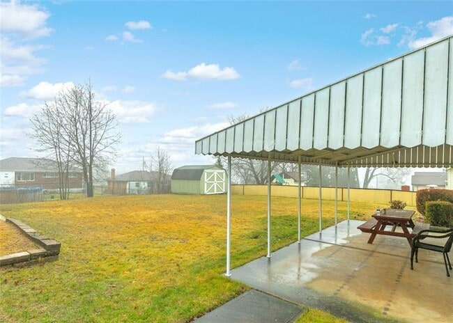 Building Photo - 4813 Sandy Dr