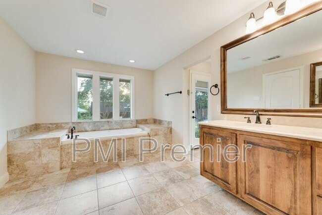 Building Photo - 14077 Brookridge Dr