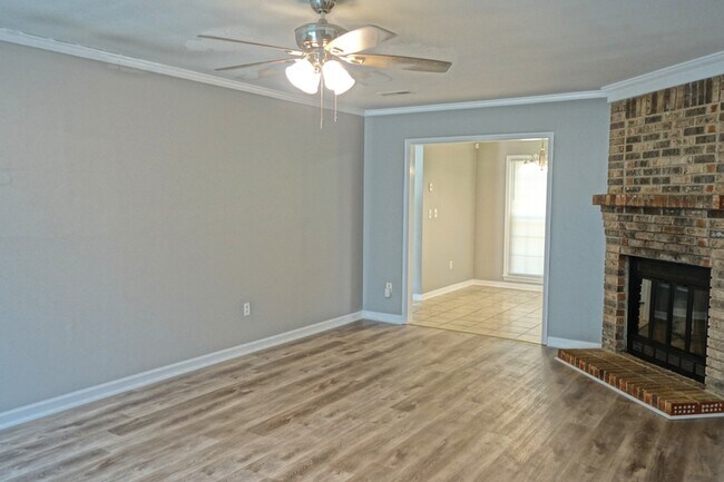 Building Photo - 111 Scarlet Oak Cir