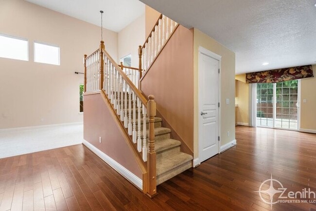 Building Photo - 2903 NE 184th Ave