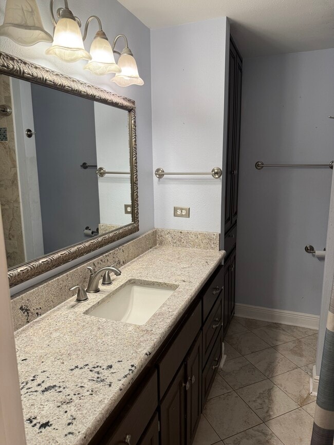 Building Photo - 11813 Wild Rose Dr