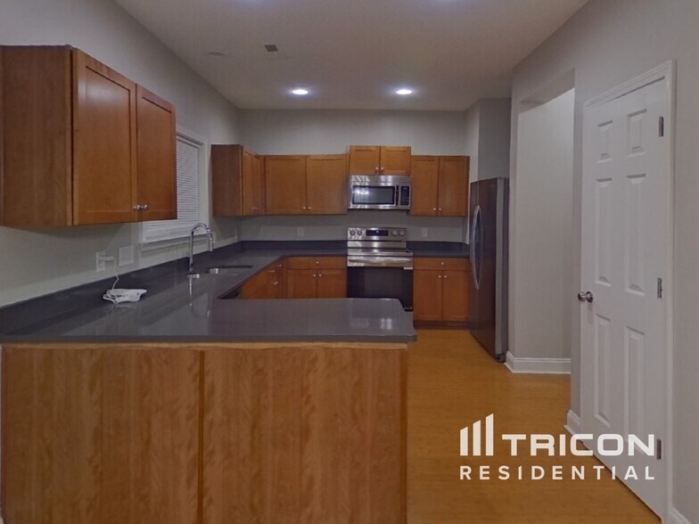 Building Photo - 13706 Traherne Ct