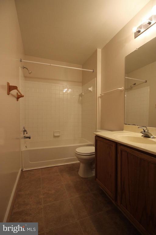 Building Photo - 622 Sprite Way
