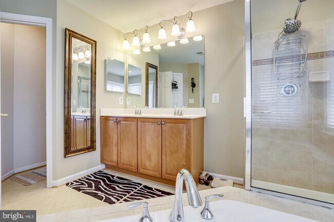 Building Photo - 47571 Royal Burnham Terrace