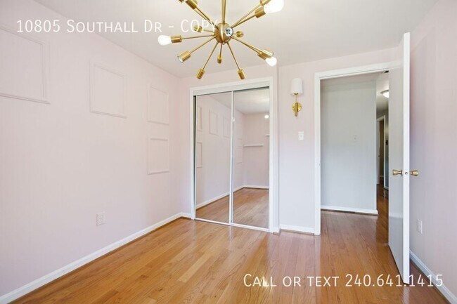 Building Photo - 10805 Southall Dr