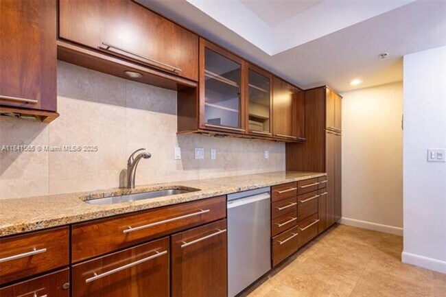 Building Photo - 50 Ocean Ln Dr