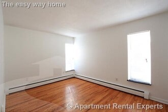 Building Photo - 524 Putnam Ave