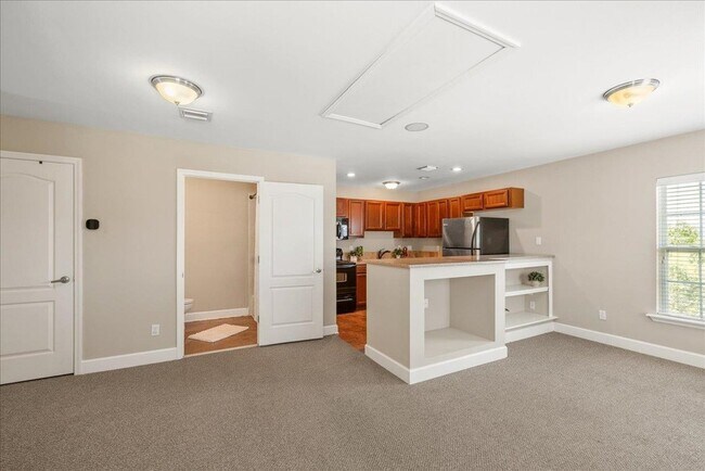 Building Photo - 2458 Goldenrod Wy