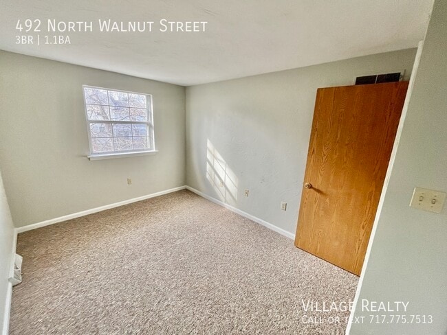 Building Photo - 492 N Walnut St
