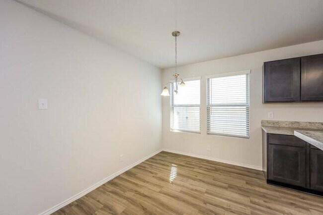 Building Photo - 10432 Green Branch