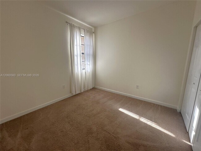 Building Photo - 11544 SW 151 Ave