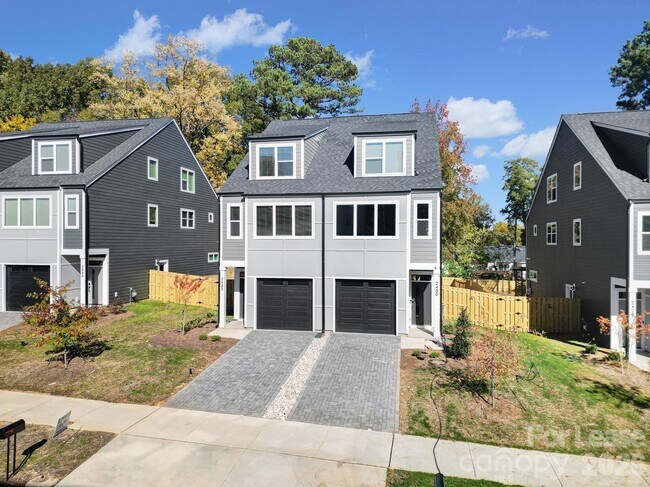 Building Photo - 2432 Arty Ave