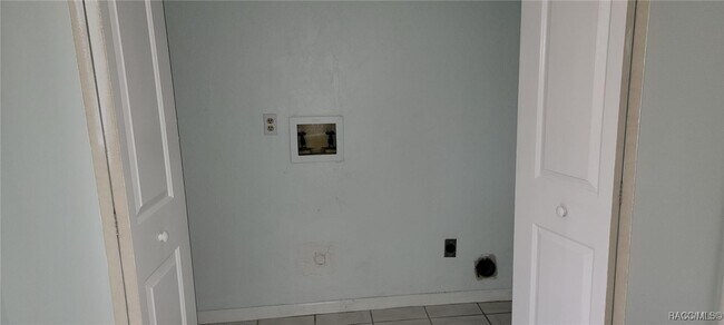 Building Photo - 234 W Valerian Pl