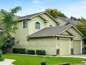 Building Photo - 2150 S Dorothy Ave