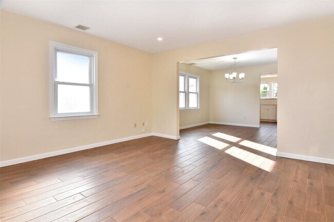 Building Photo - 32 Brookridge Ave