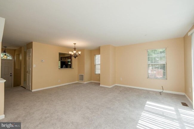 Building Photo - 10749 Kitchener Ct
