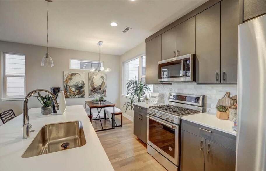 Building Photo - 3816 Zenobia St