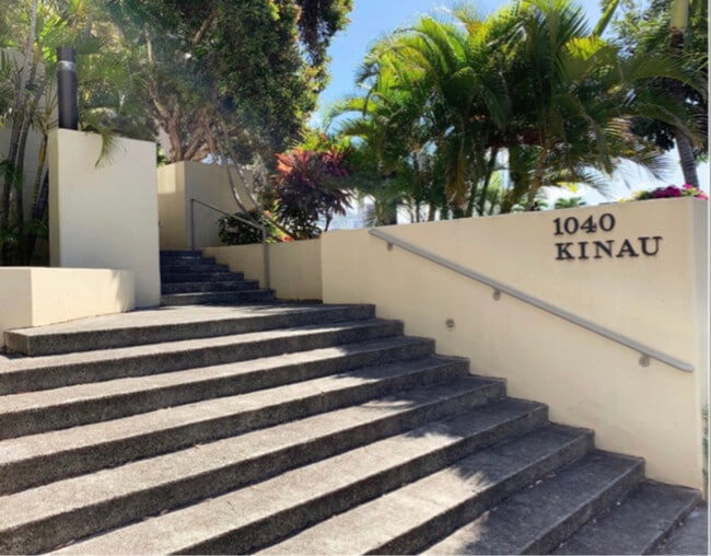 Primary Photo - 1040 Kinau St