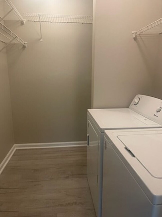 Building Photo - 203 Kitts Dr