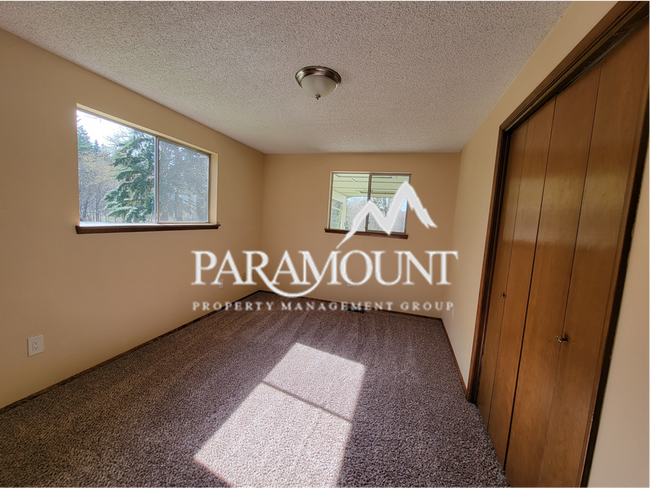 Building Photo - Tucked Away Upper 2 Bedroom Duplex in Port Orchard