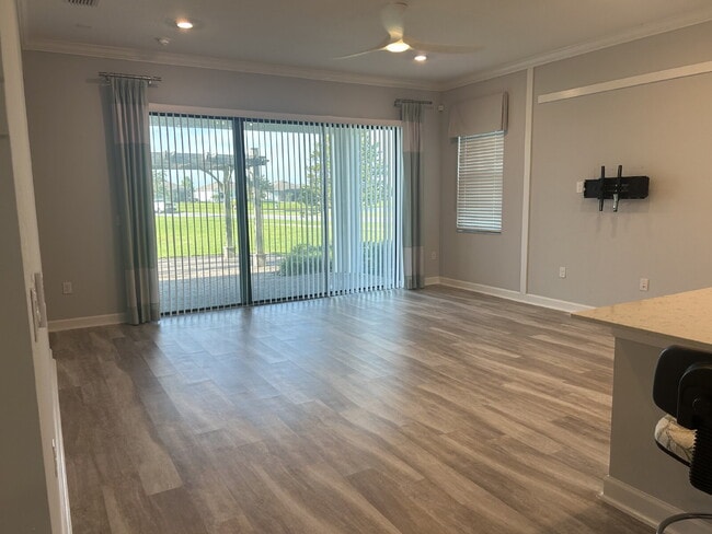 Building Photo - Gated 55+ community with lots of HOA amenities!