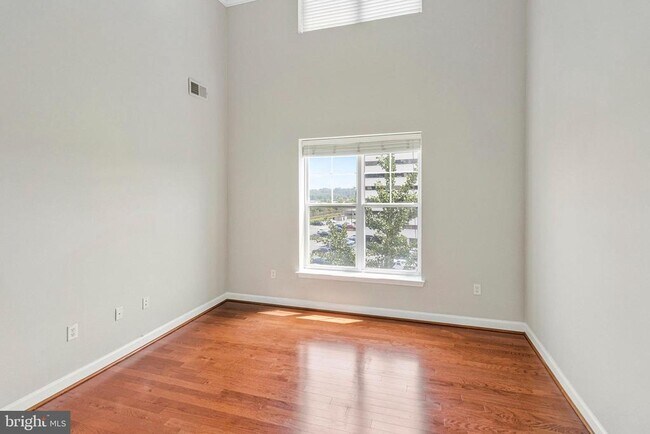 Building Photo - 501 Hungerford Dr