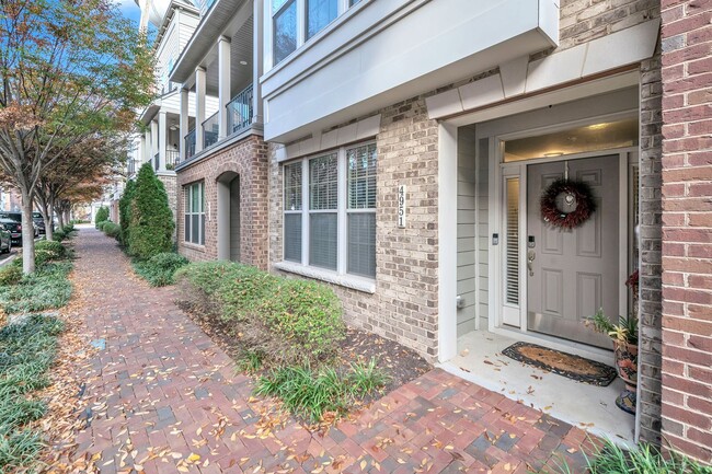 Building Photo - Modern Townhome with Rooftop Views, Gourme...