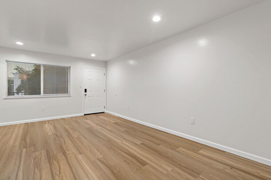 Building Photo - 3319 Nevin Ave