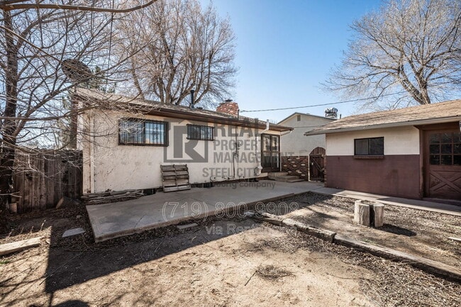 Building Photo - 3211 Fairfield Ln